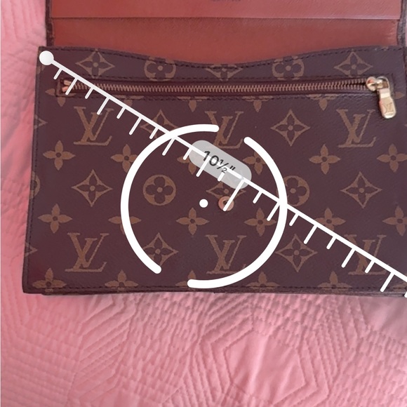 Louis Vuitton clutch - Picture 12 of 12